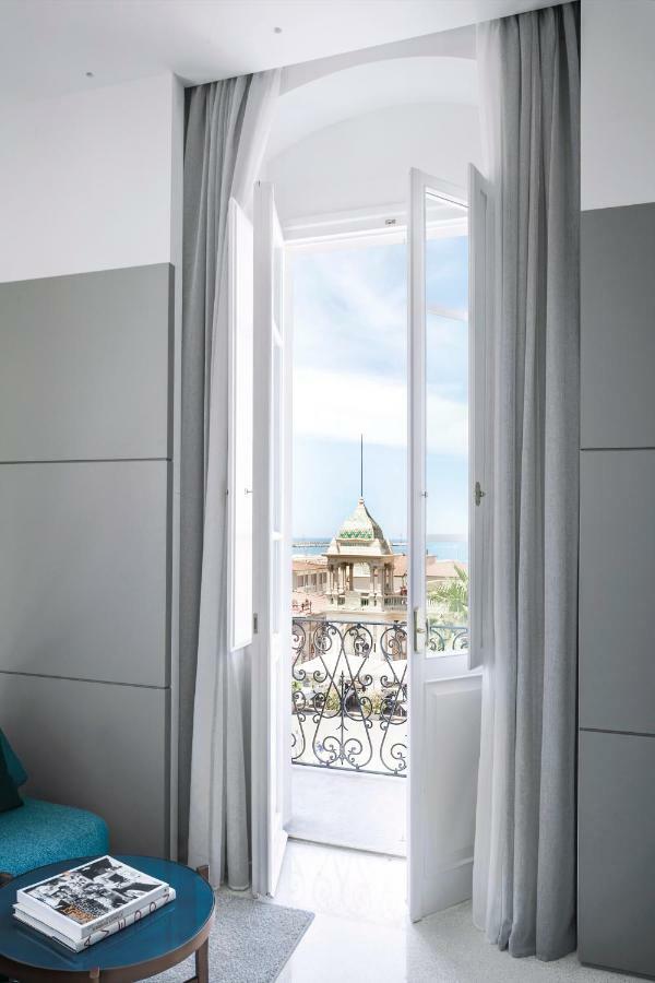 Plaza E De Russie - Relais & Chateaux Hotel